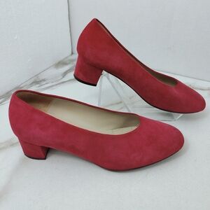 EUC Ugo Bacci Spain Magenta Red Suede Block Heel Pumps, 6.5